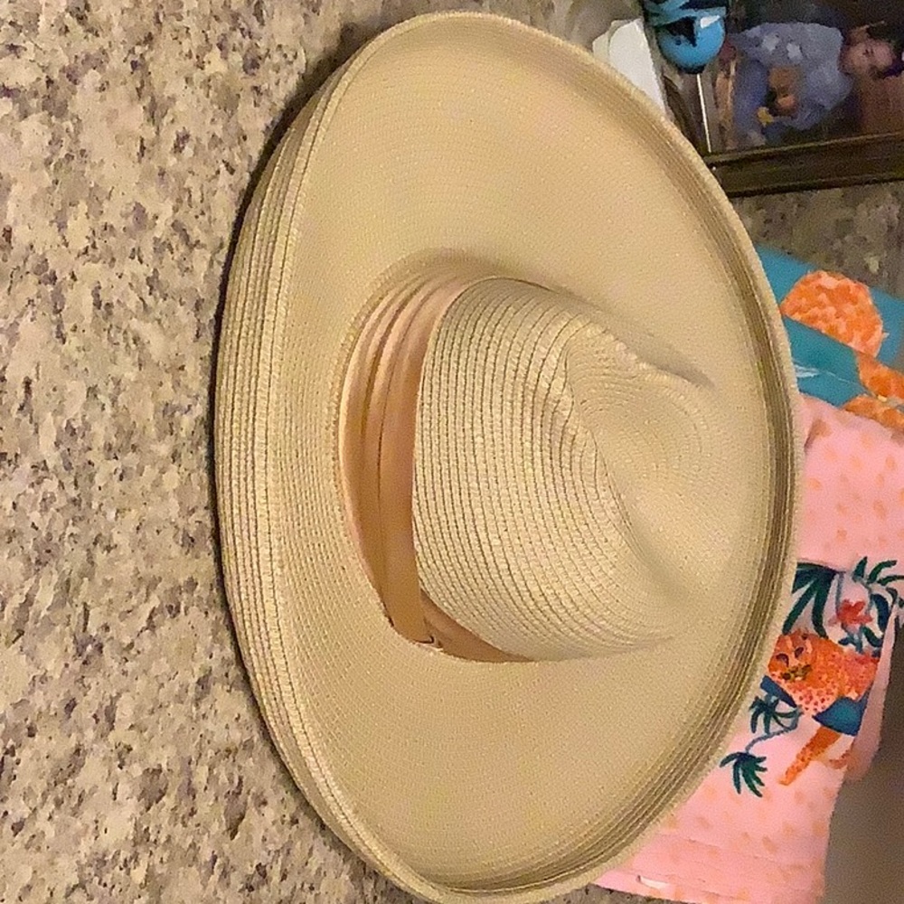 Ladies straw hat